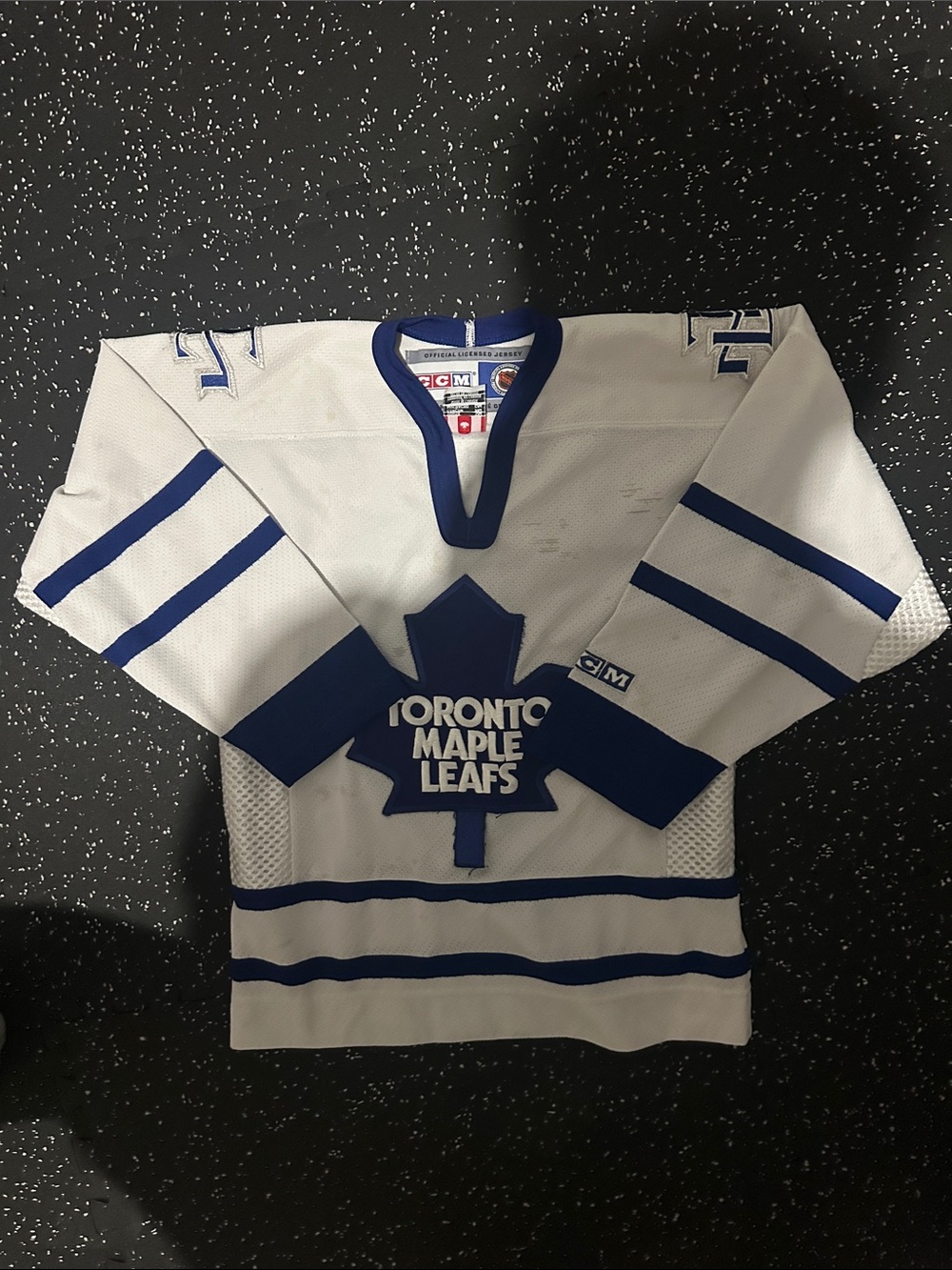 Vintage Kids YOUTH Size S/M Toronto Maple Leafs CCM Jersey made in Canada